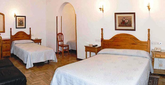 Hostal Maria Cristina Madrid Exterior photo