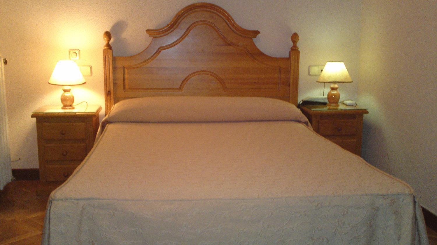 Hostal Maria Cristina Madrid Exterior photo